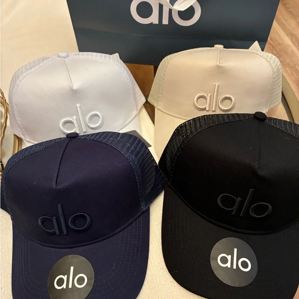 ALO Yoga Beige Mesh Trucker Hat. UNISEX